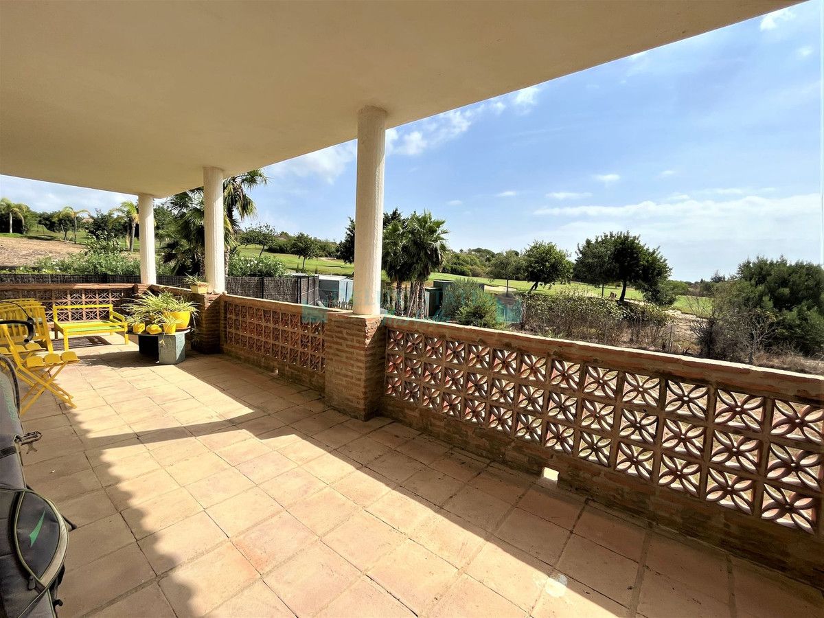 Villa for sale in Estepona
