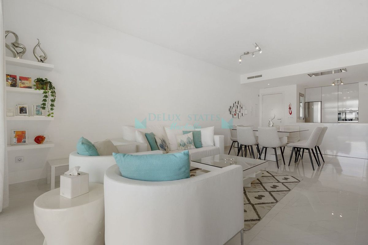 Apartment for rent in New Golden Mile, Estepona