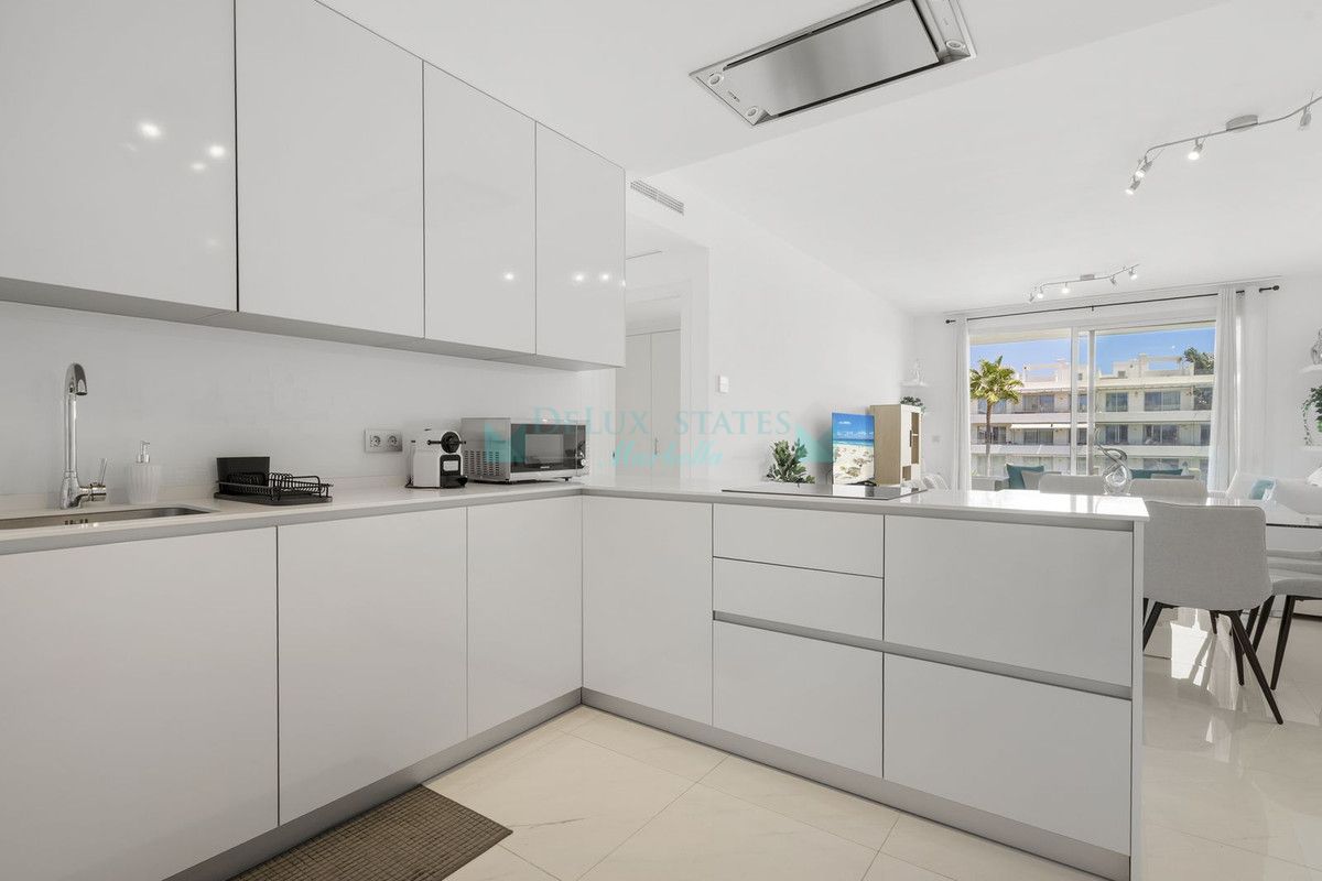 Apartment for rent in New Golden Mile, Estepona