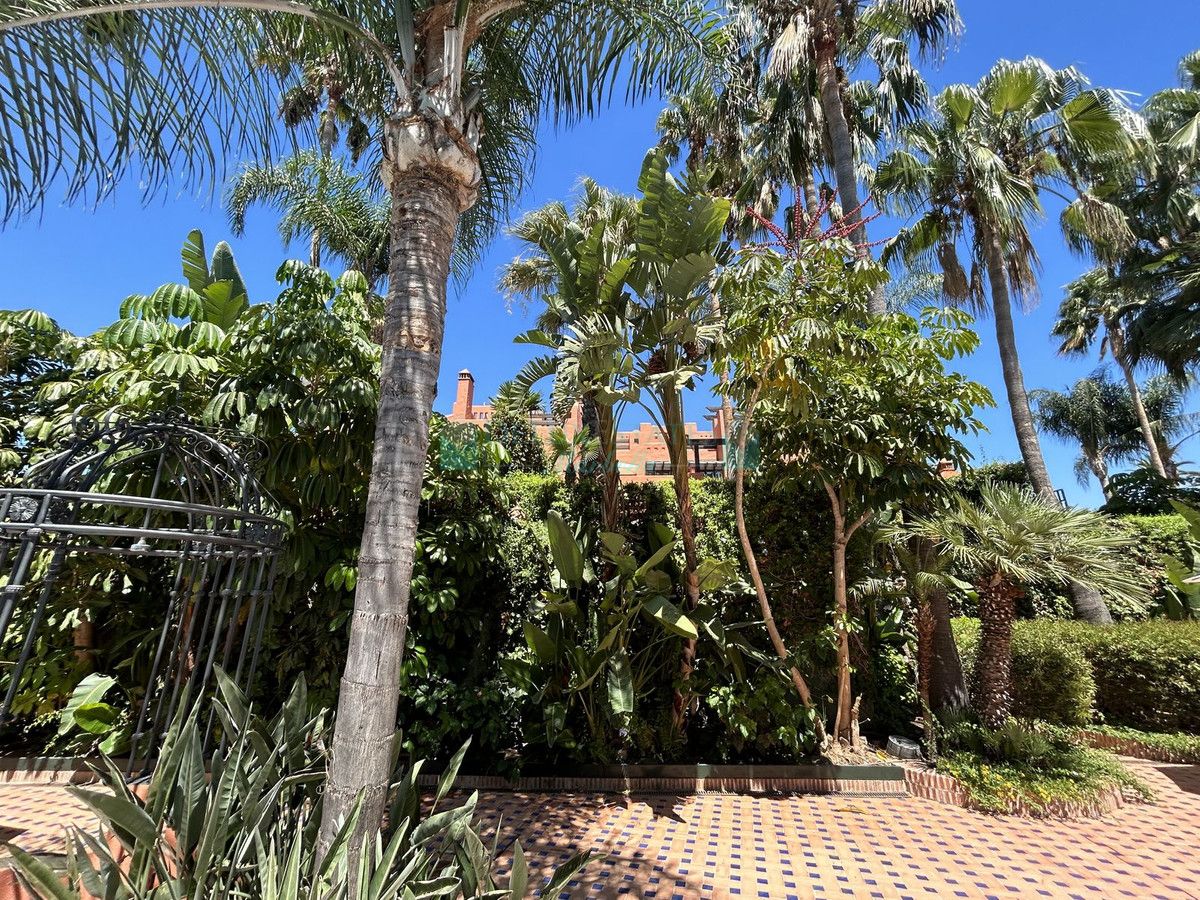 Town House for sale in Marbella Golden Mile