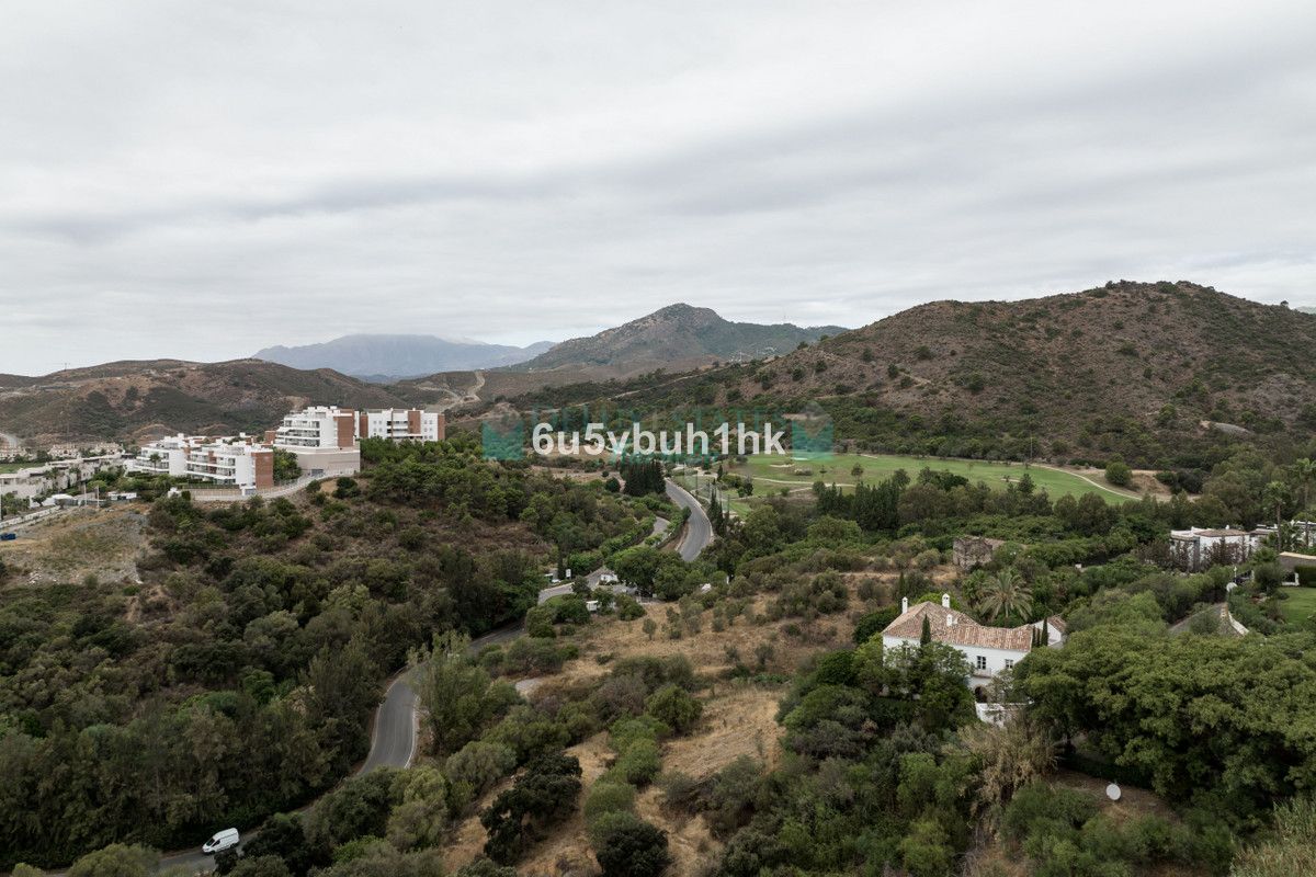 Plot for sale in Benahavis