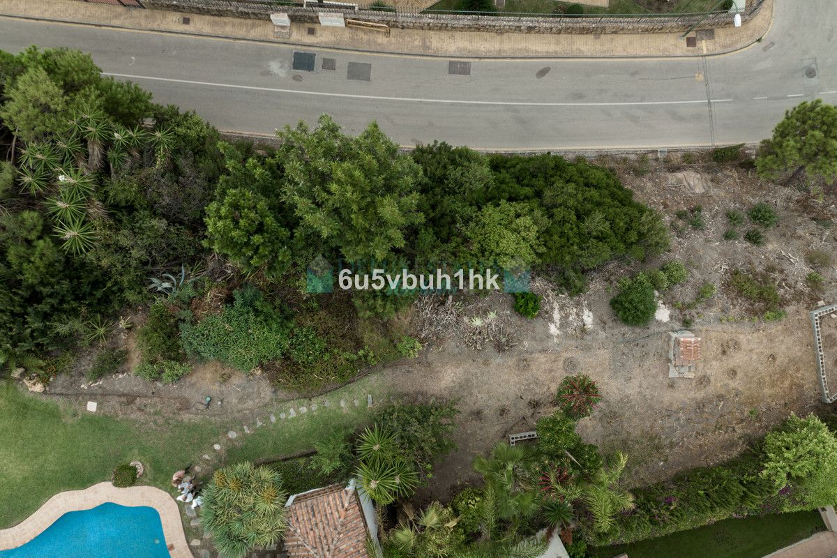 Plot for sale in Benahavis