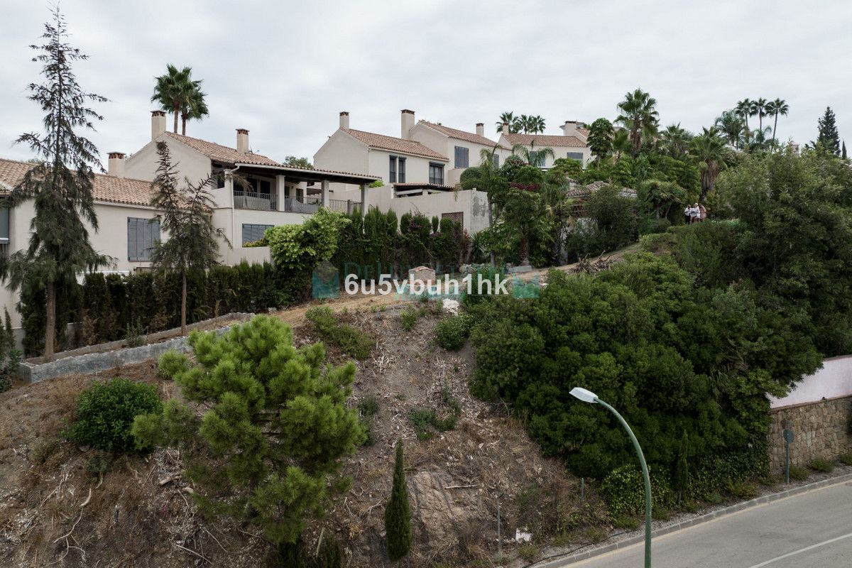 Plot for sale in Benahavis