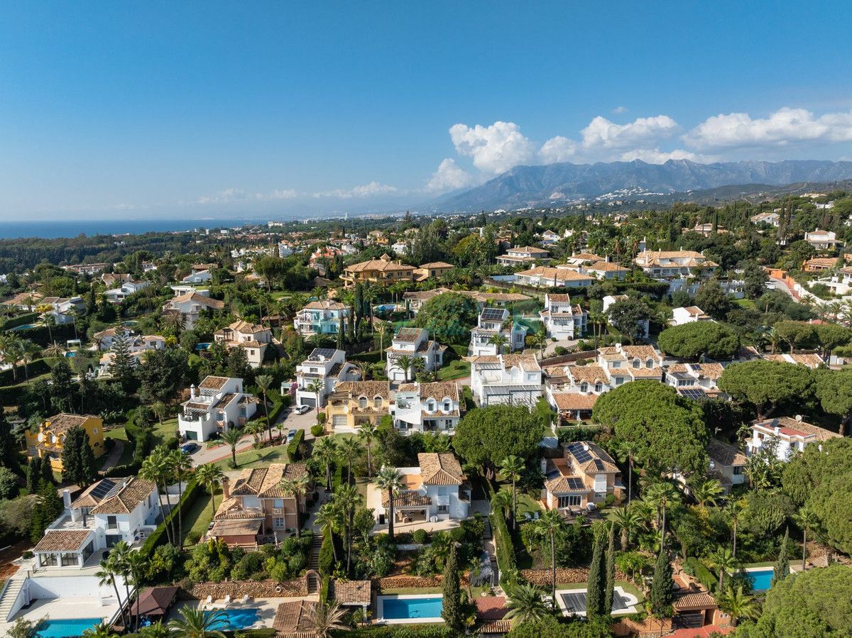 Semi Detached Villa for sale in Elviria, Marbella East