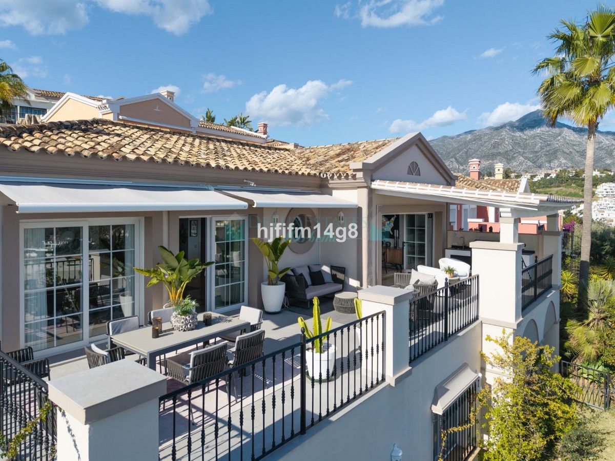 Semi Detached Villa for sale in Nueva Andalucia