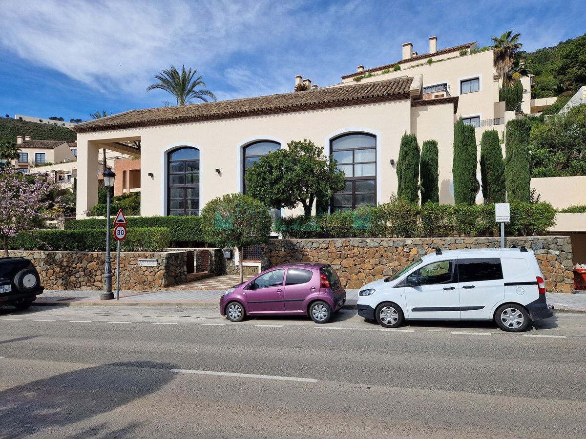 Villa for sale in Benahavis