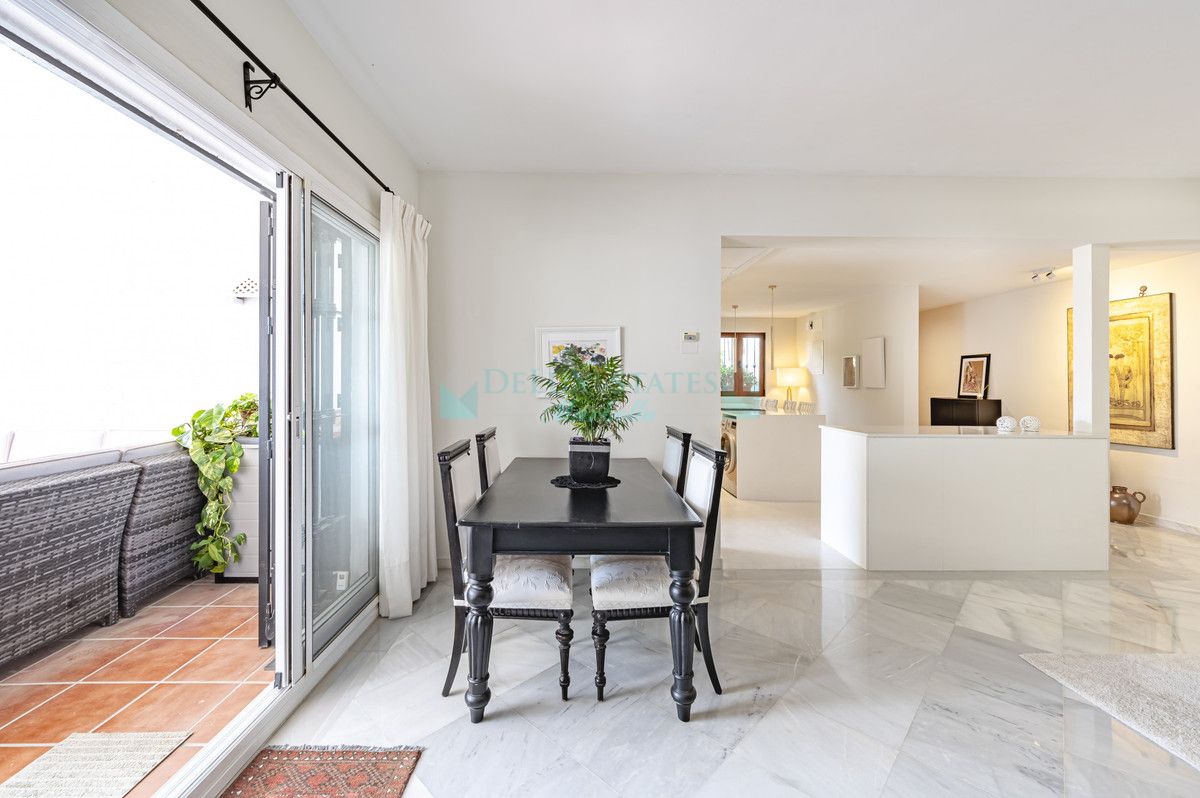 Apartment for sale in Benahavis