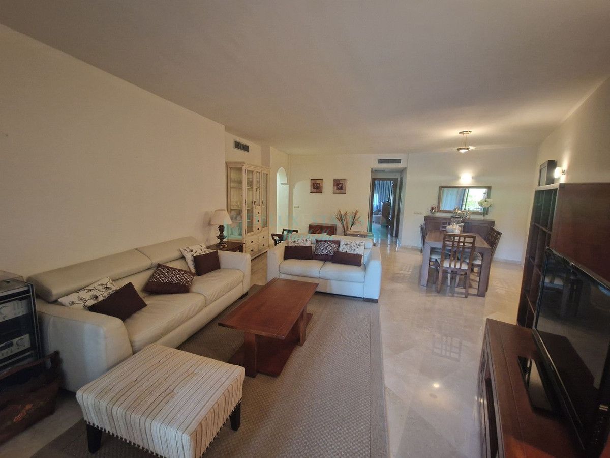 Apartment for sale in El Rosario, Marbella East