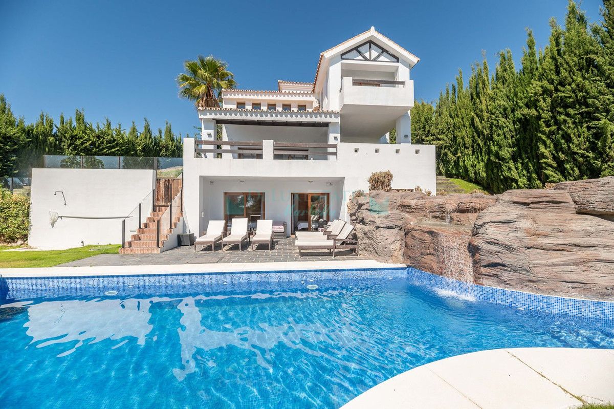 Villa for sale in Estepona