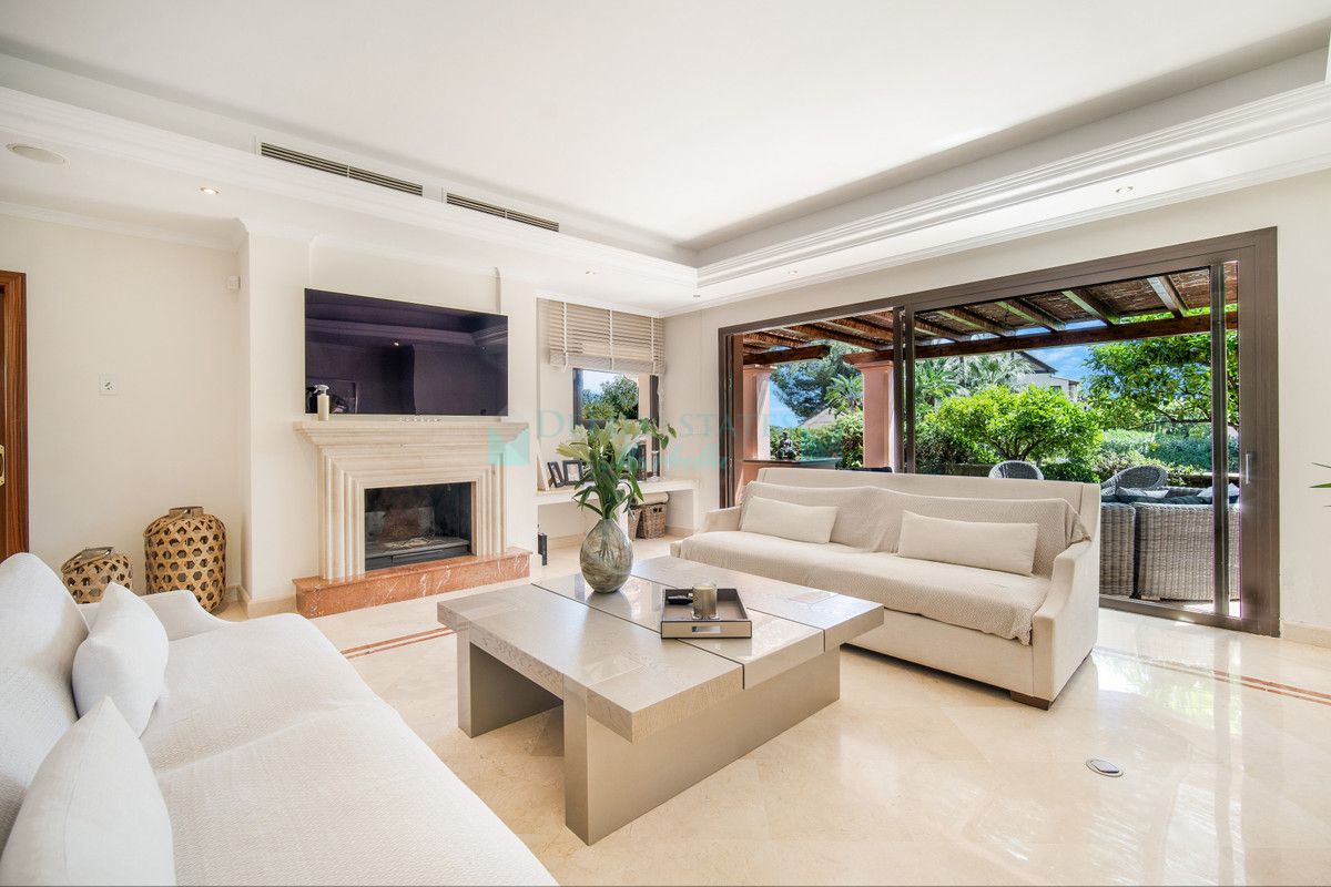 Town House for sale in Marbella Golden Mile