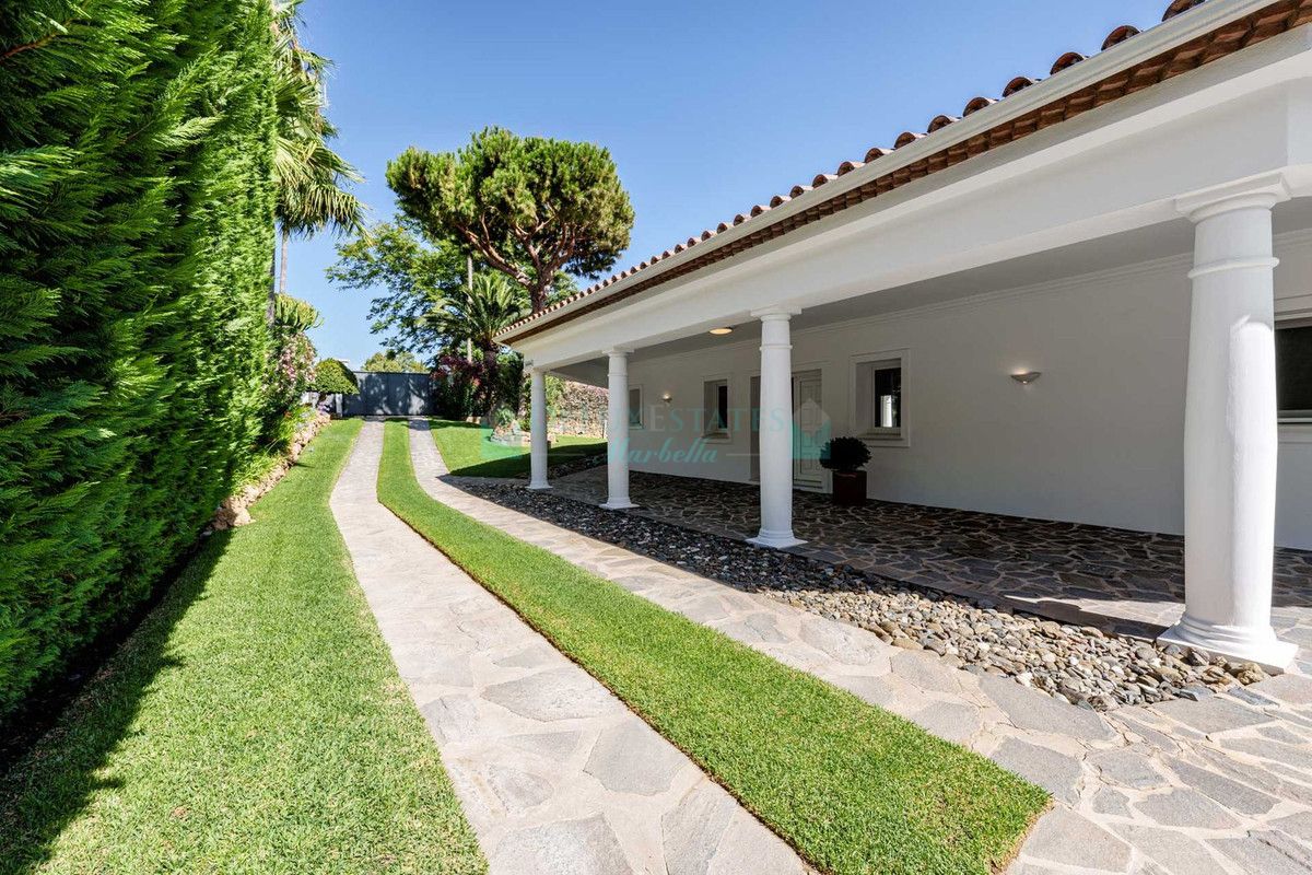 Villa en venta en Hacienda las Chapas, Marbella Este