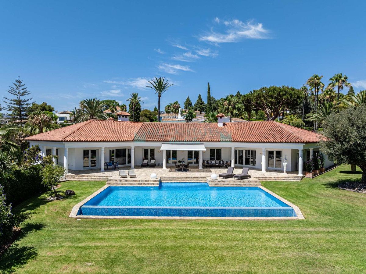 Villa en venta en Hacienda las Chapas, Marbella Este