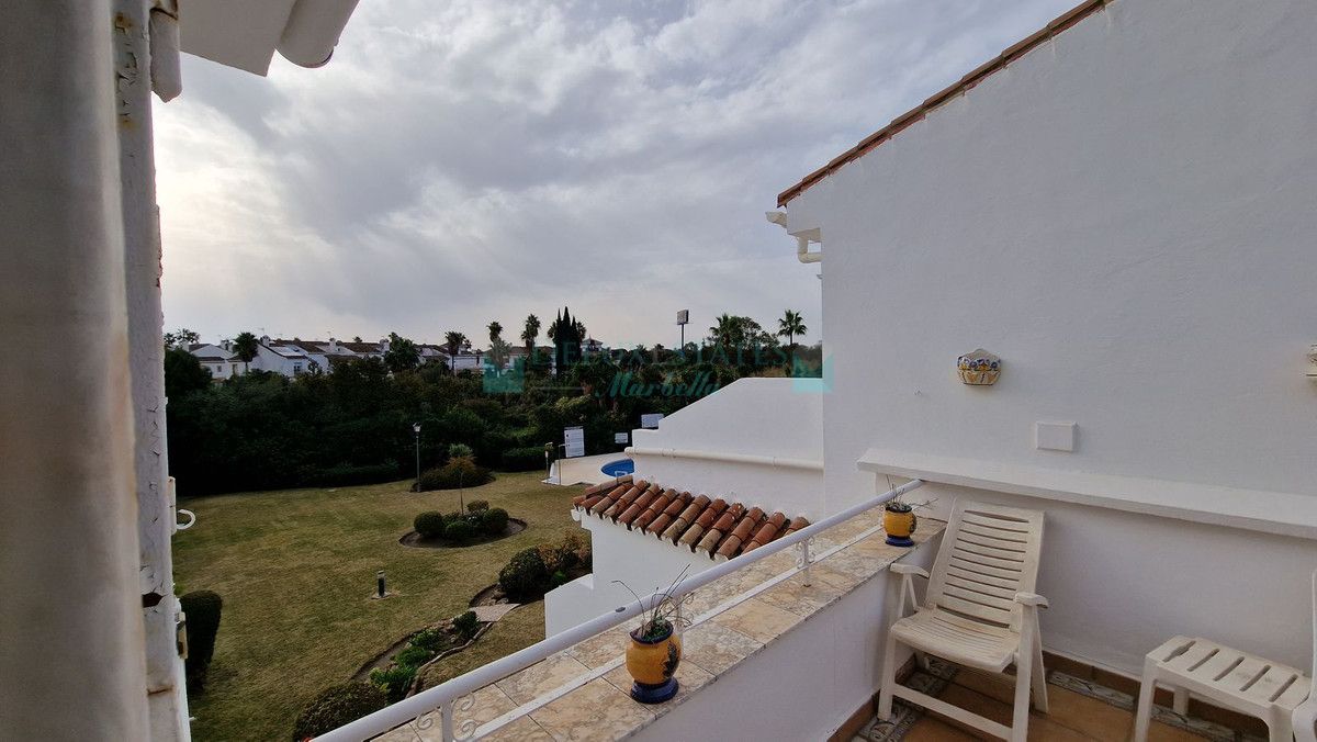 Penthouse for sale in New Golden Mile, Estepona