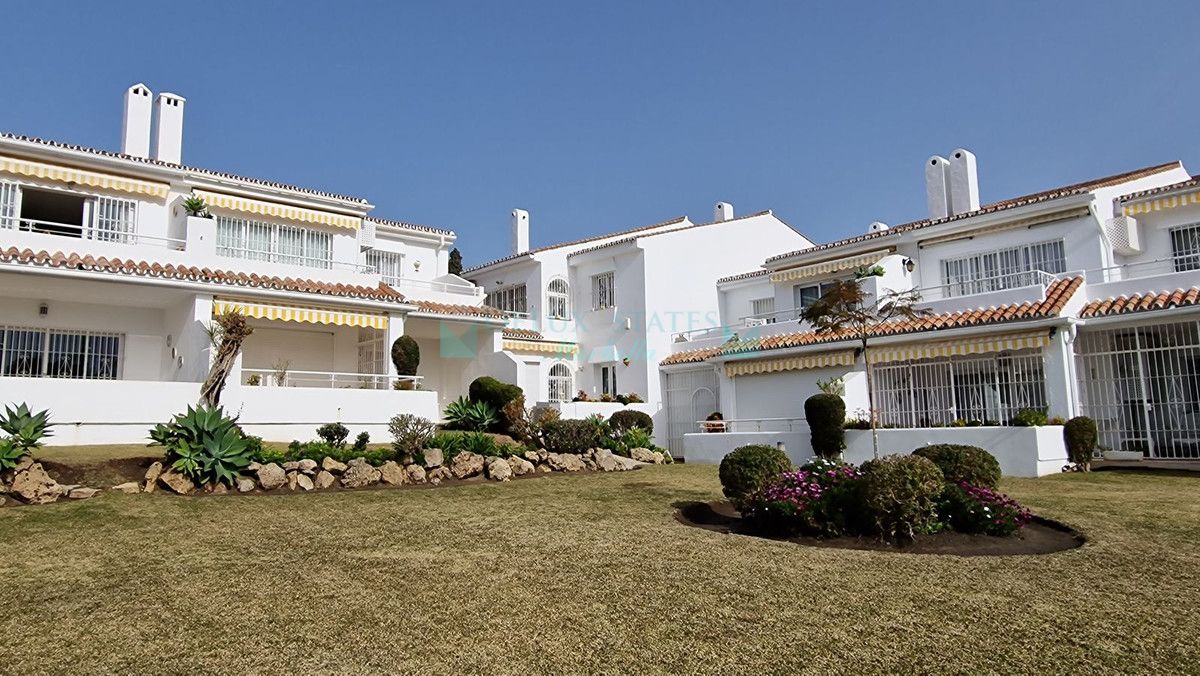 Penthouse for sale in New Golden Mile, Estepona