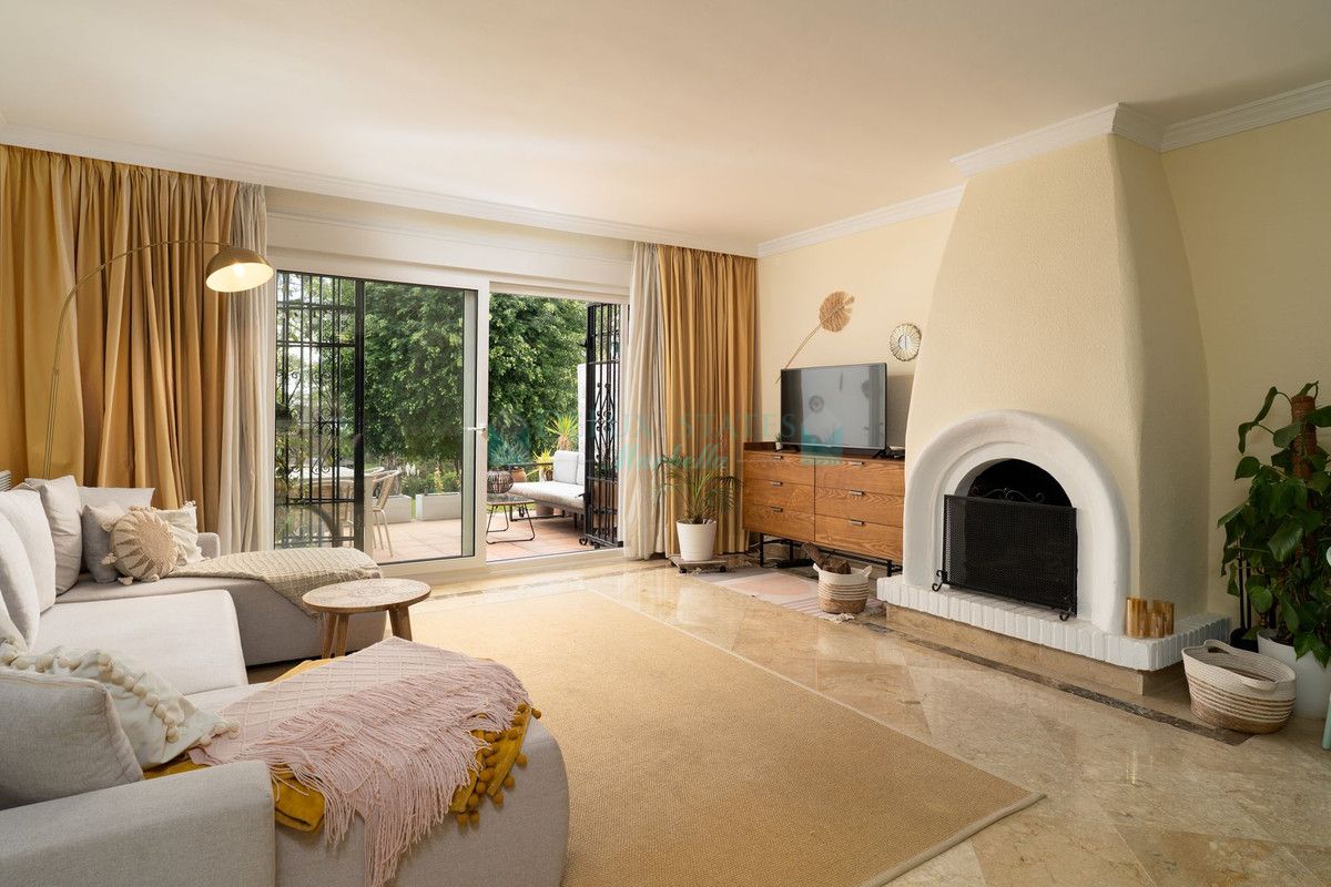 Town House for sale in Atalaya, Estepona