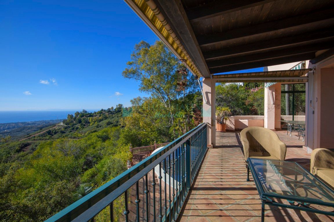 Villa en venta en La Mairena, Marbella Este