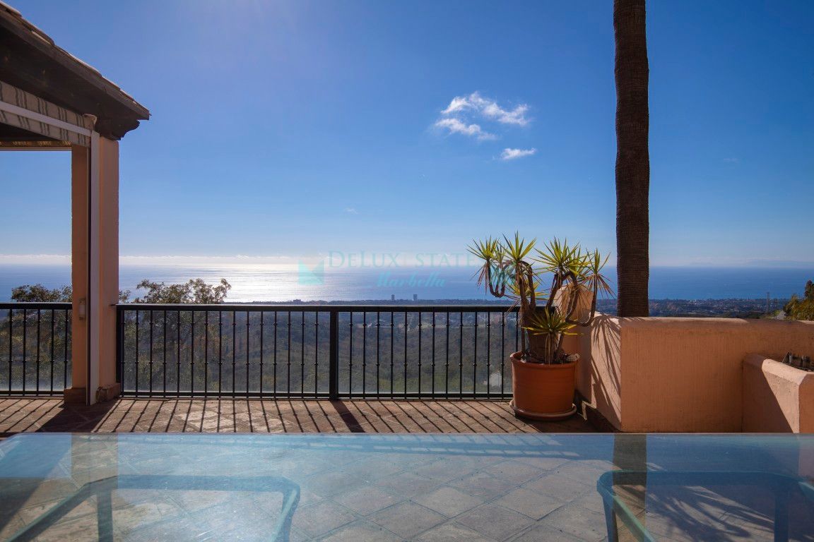 Villa en venta en La Mairena, Marbella Este