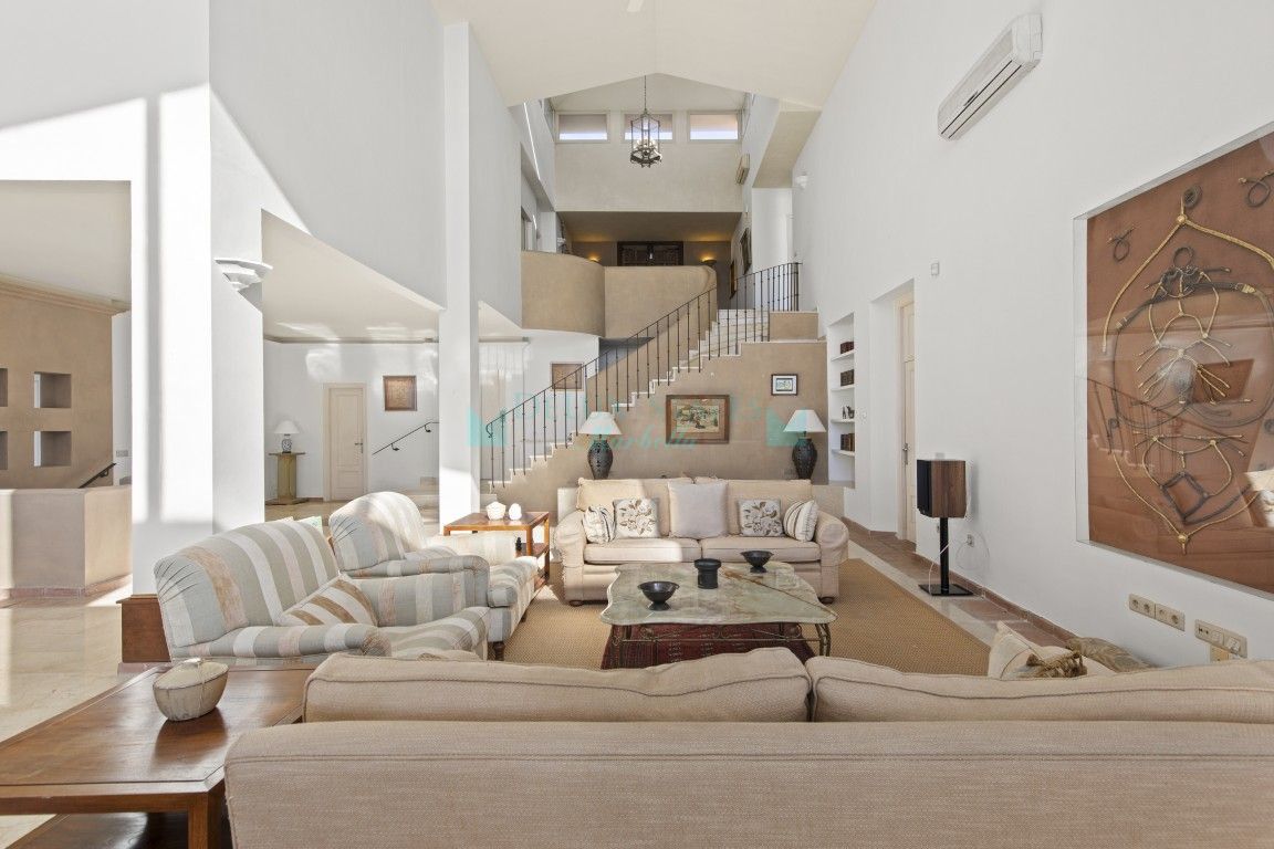 Villa en venta en La Mairena, Marbella Este