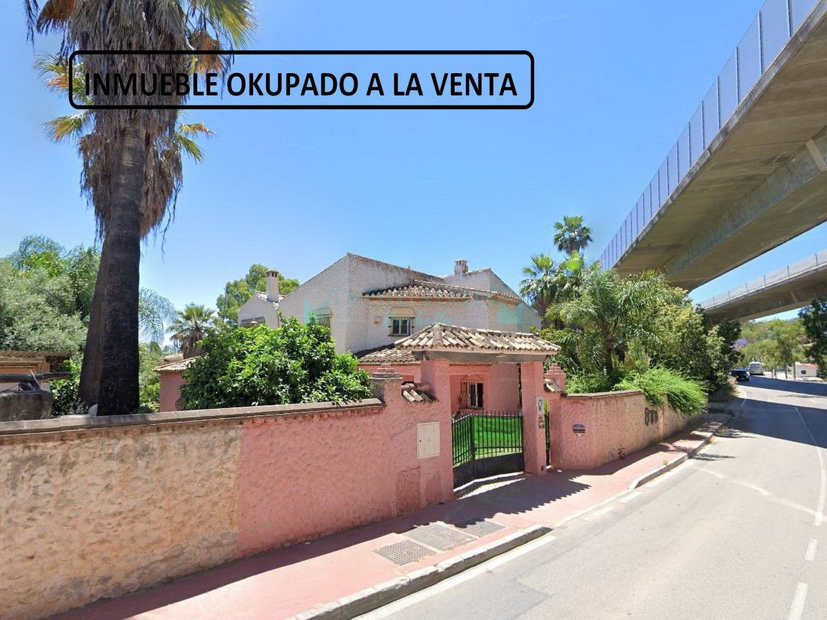 Villa for sale in Nueva Andalucia