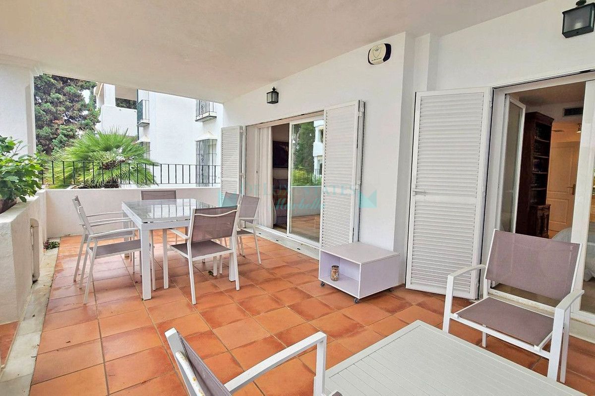 Apartamento Planta Baja en venta en El Presidente, Estepona