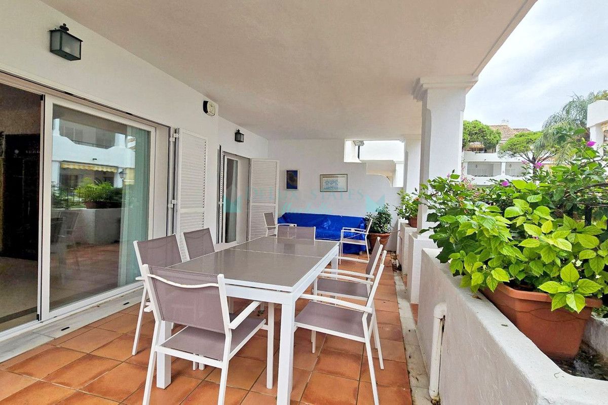 Apartamento Planta Baja en venta en El Presidente, Estepona