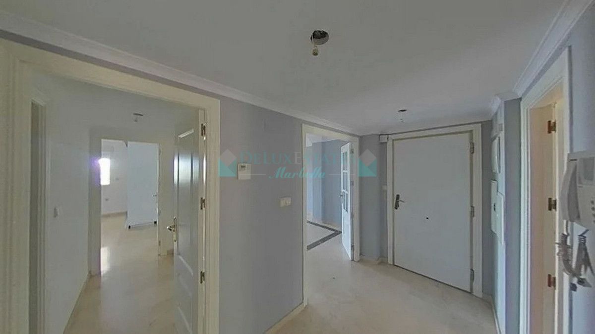 Apartamento Planta Baja en venta en Rio Real, Marbella Este