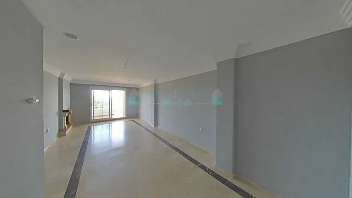 Apartamento Planta Baja en venta en Rio Real, Marbella Este