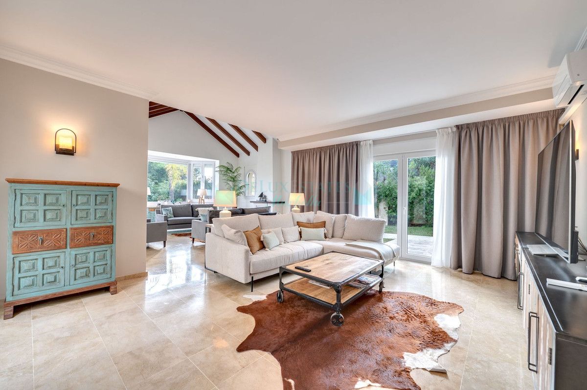 Villa for sale in Elviria, Marbella East