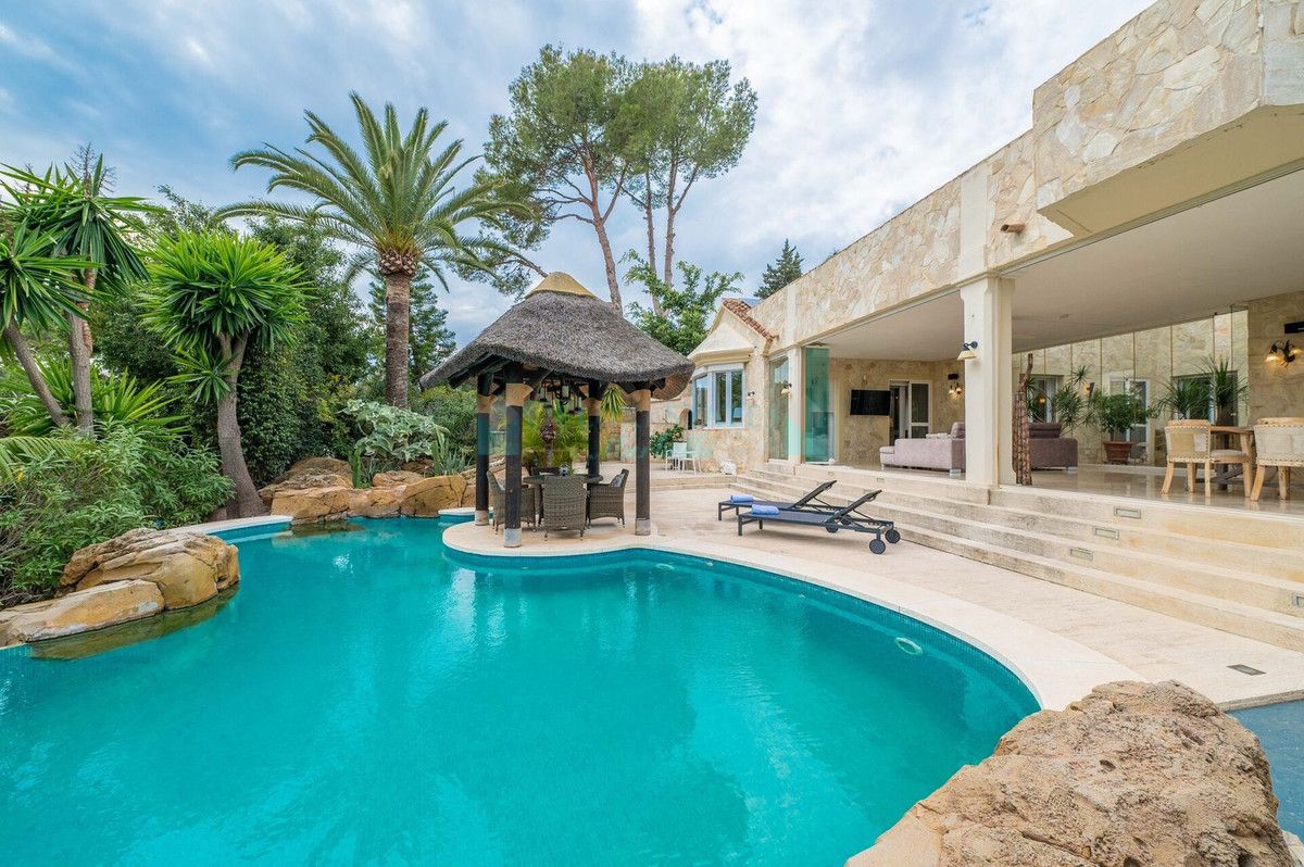 Villa for sale in Elviria, Marbella East