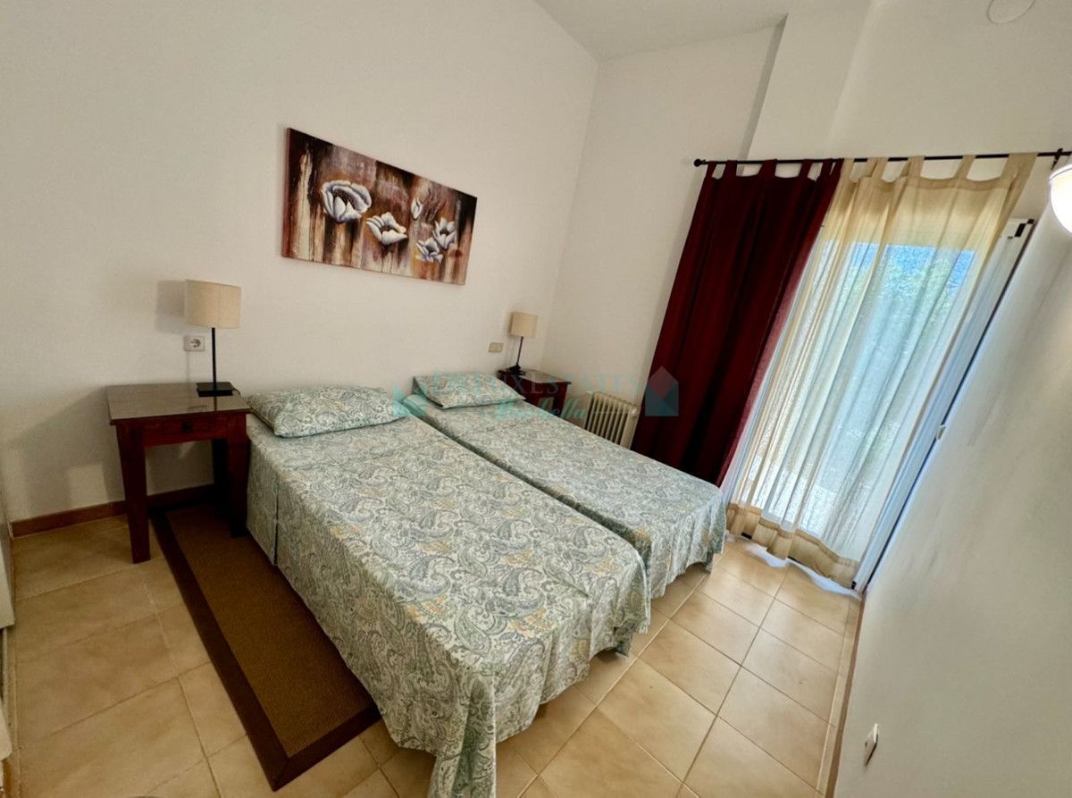 Ground Floor Apartment for sale in Atalaya, Estepona