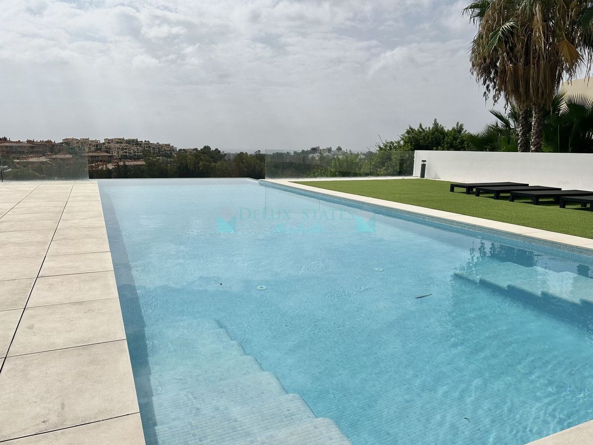 Villa en alquiler en Benahavis