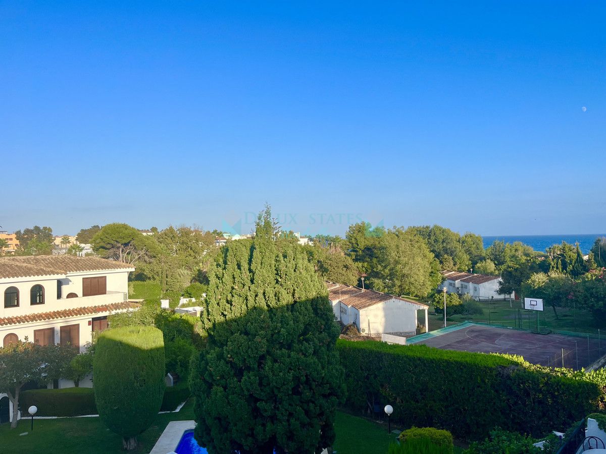 Town House for sale in Costalita, Estepona