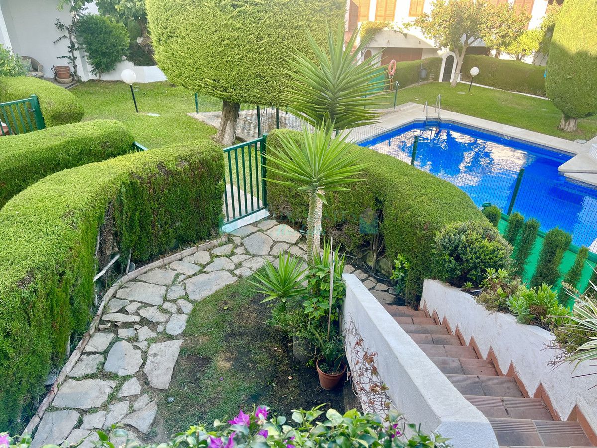 Town House for sale in Costalita, Estepona