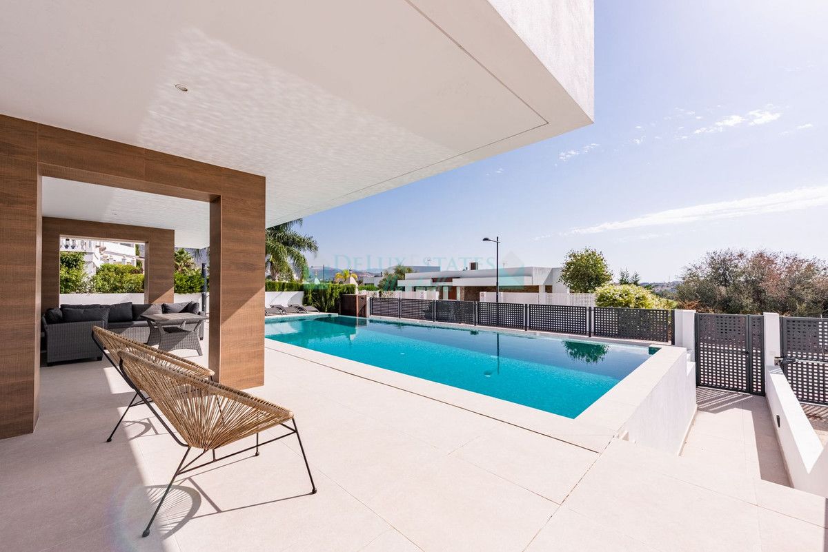 Villa en venta en Estepona
