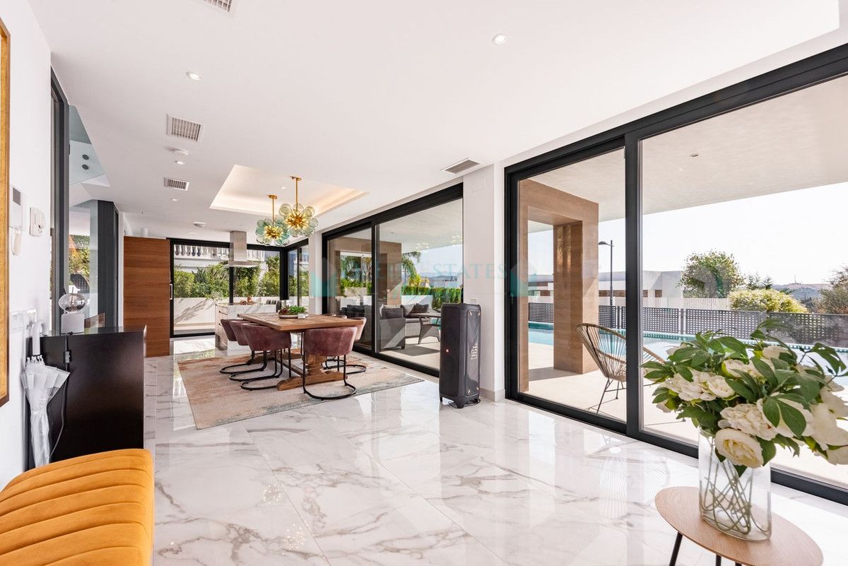 Villa en venta en Estepona