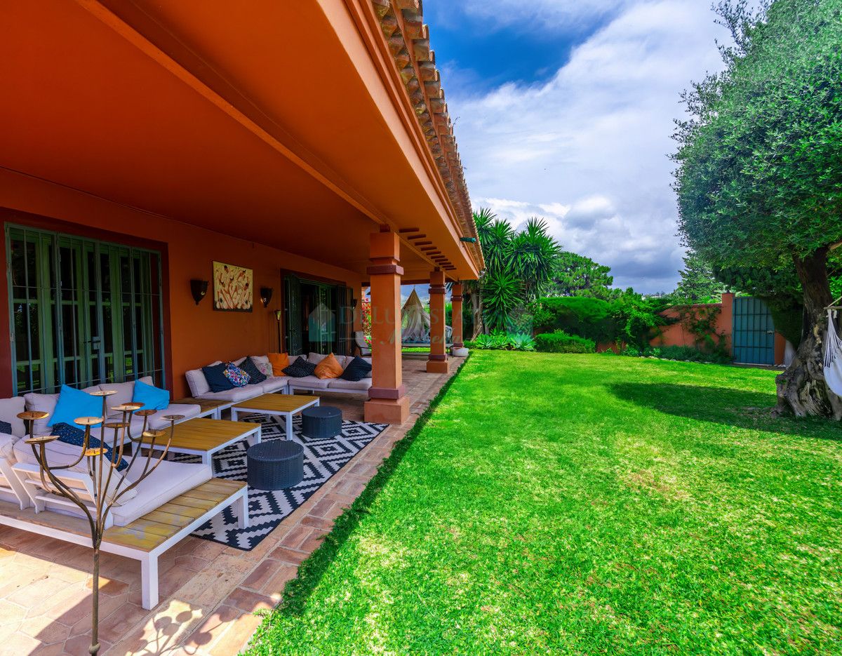 Villa en venta en Nueva Andalucia