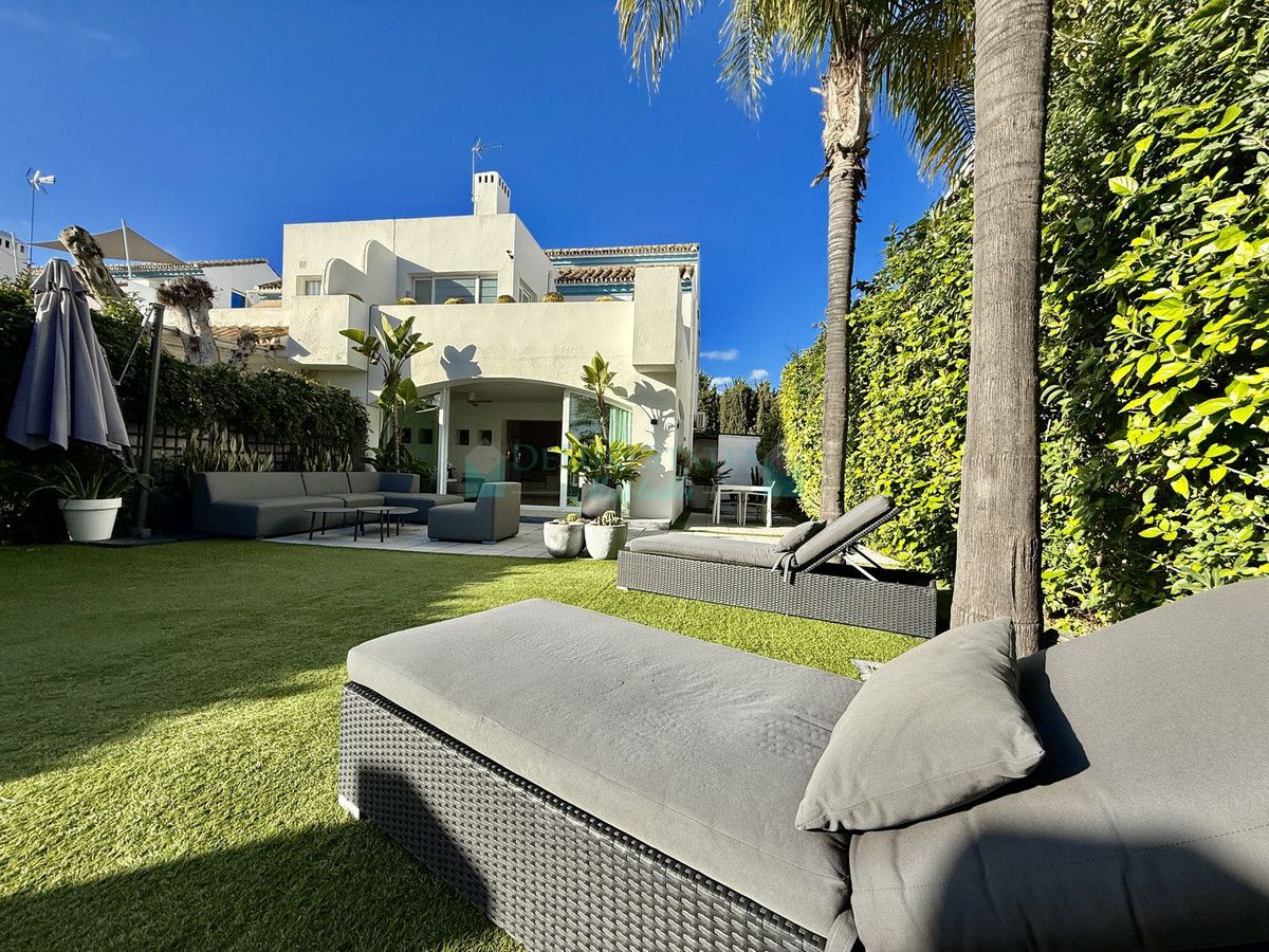 Semi Detached Villa for sale in Guadalmina Baja, San Pedro de Alcantara