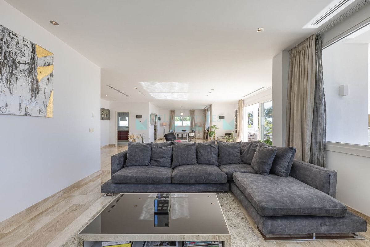 Villa en venta en El Rosario, Marbella Este