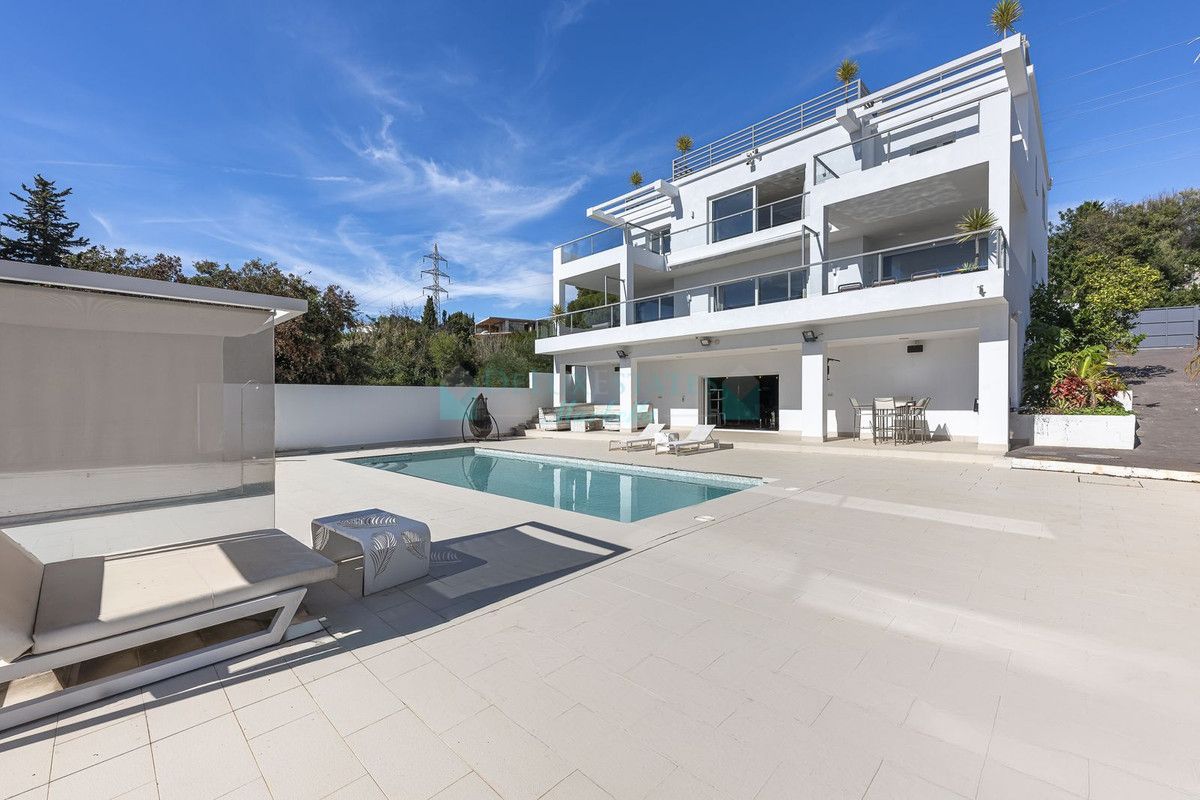 Villa en venta en El Rosario, Marbella Este