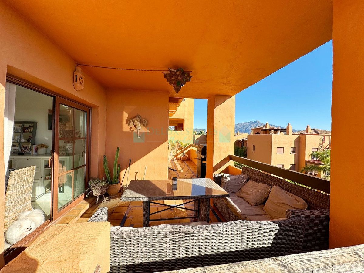 Ground Floor Apartment for sale in Benahavis