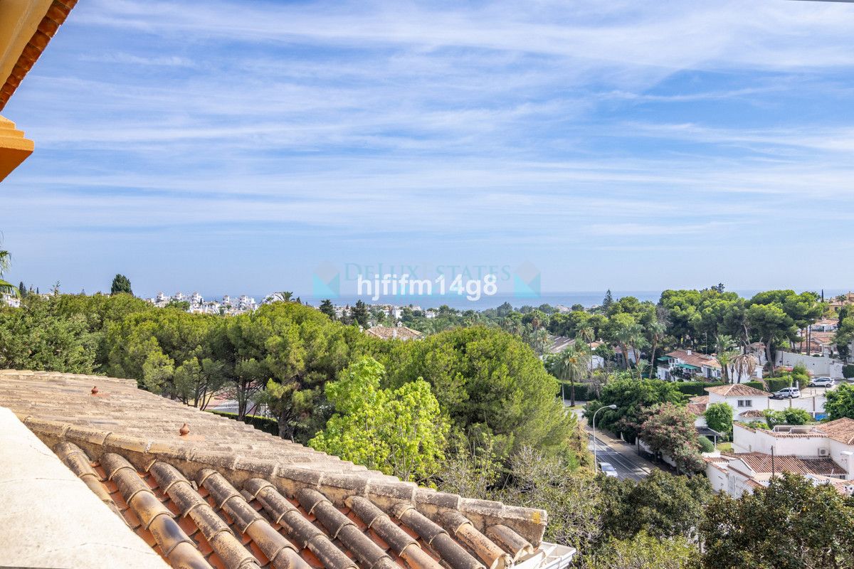 Penthouse for sale in Nueva Andalucia