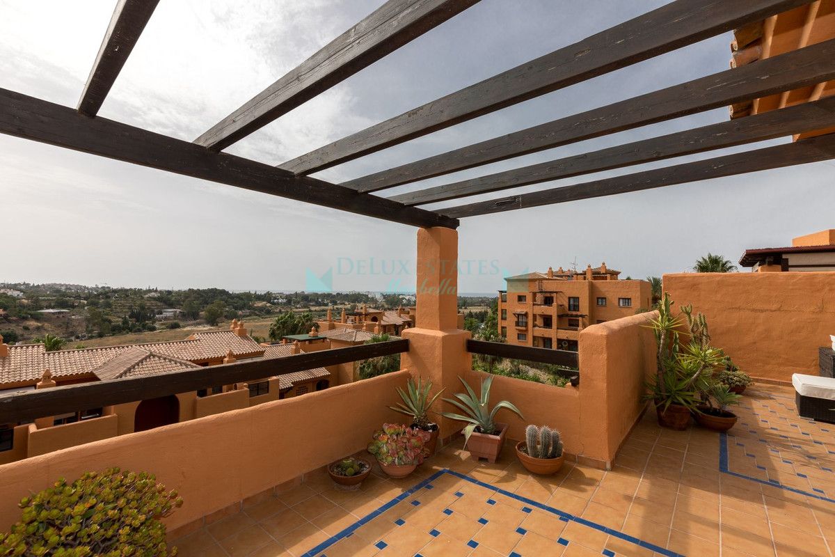 Penthouse for sale in Benahavis