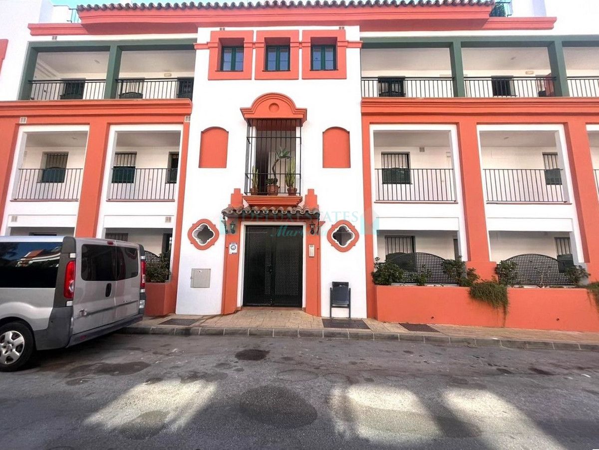 Apartamento Planta Baja en venta en Atalaya, Estepona