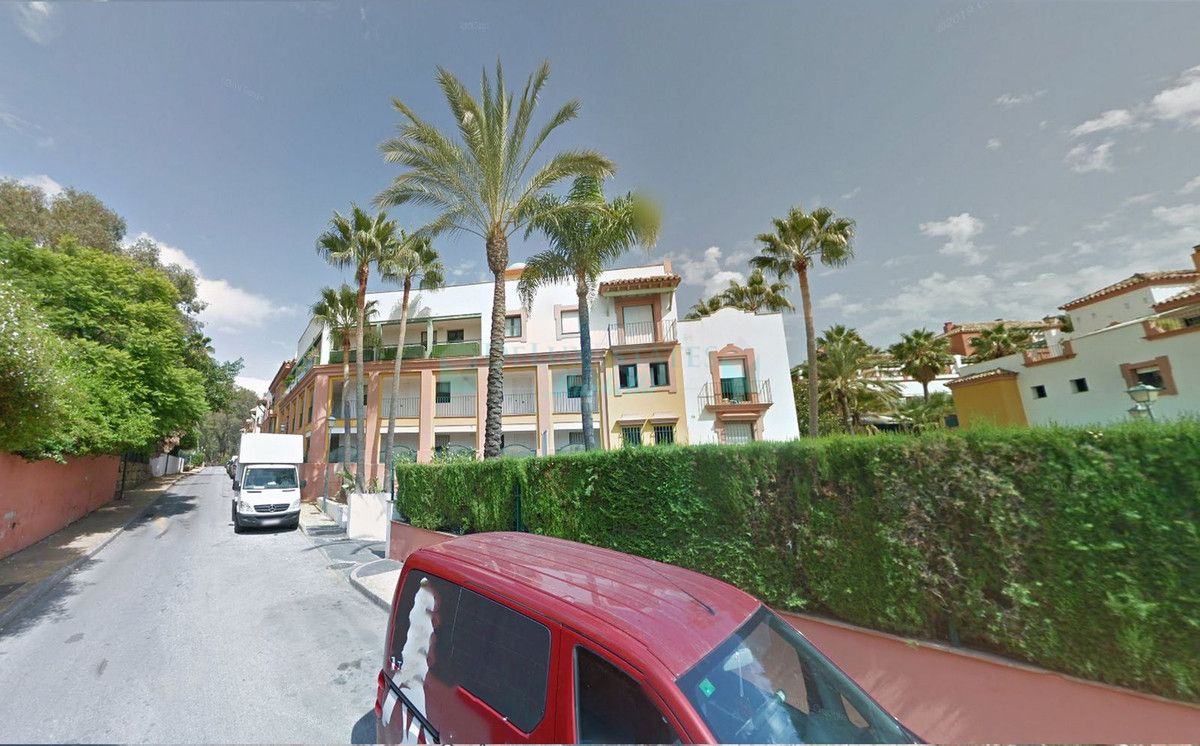 Apartamento Planta Baja en venta en Atalaya, Estepona