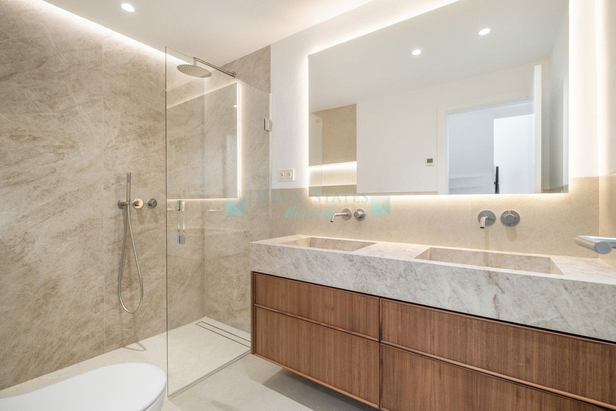 Town House for sale in Marbella Golden Mile