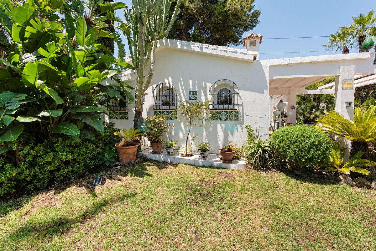 Villa for rent in Nueva Andalucia
