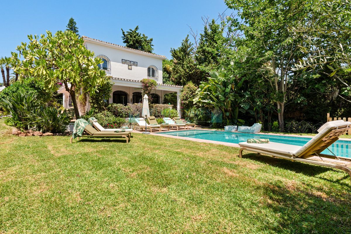 Villa for rent in Nueva Andalucia