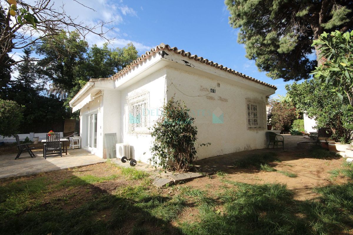 Villa en venta en El Rosario, Marbella Este