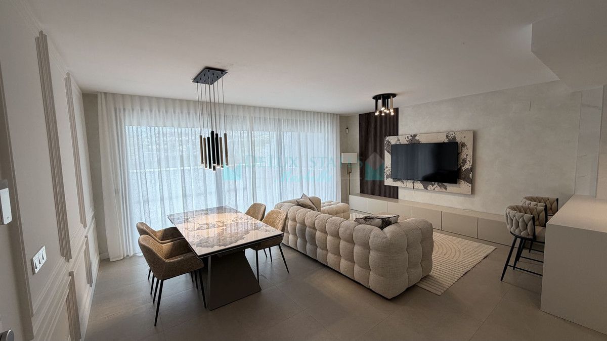 Semi Detached Villa for rent in Atalaya, Estepona