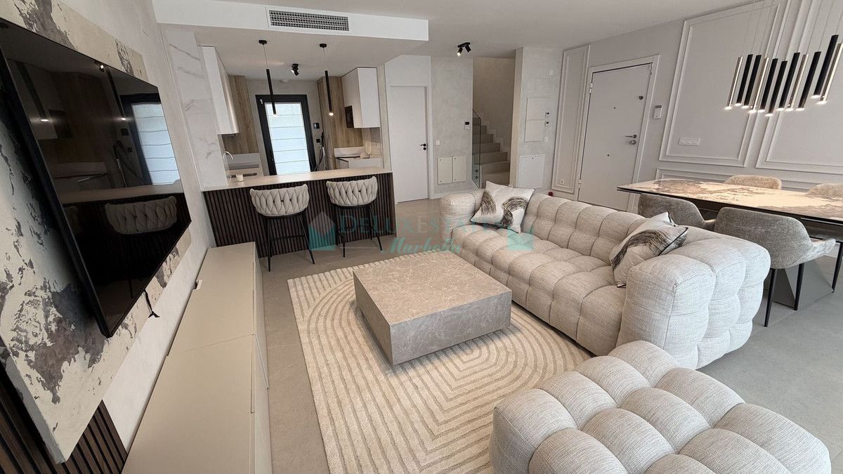 Semi Detached Villa for rent in Atalaya, Estepona